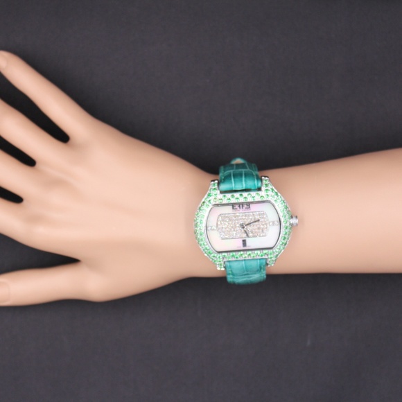 Tsavorite 4.83 Tcw. Mother-of-pearl Dial Watch